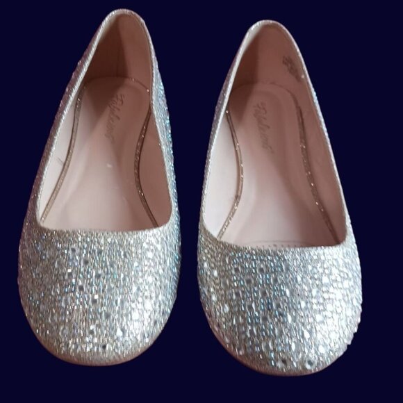Fabulicious Rhinestone-Embellished Ballet Flats  Color Nude Glitter Mesh Size 10 - Picture 1 of 13